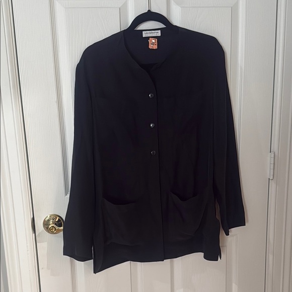 Women's Black Button-Up Top vintage Liz Claiborne 100% silk size small - Picture 1 of 4